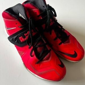 Nike Lebron Zoom Soldier VII Black and Red Athletic Shoes Basketball